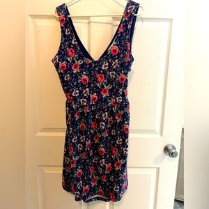 XL Cute short floral dress with cut outs on back